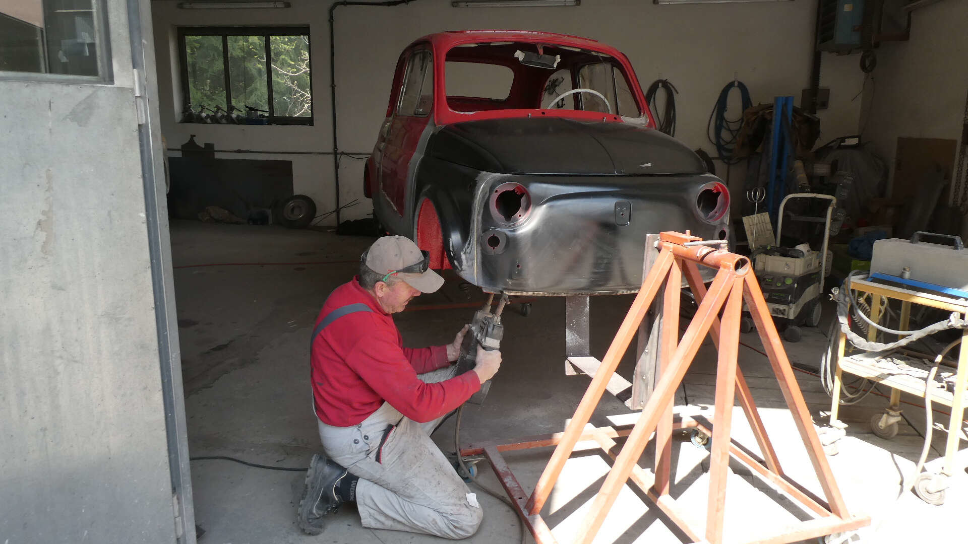 Kfz-Reparatur der KFZ-Spenglerei Karl Höfler